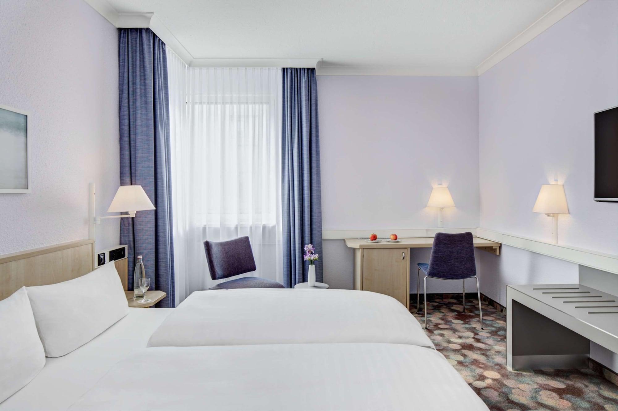 Intercityhotel Rostock Exterior photo