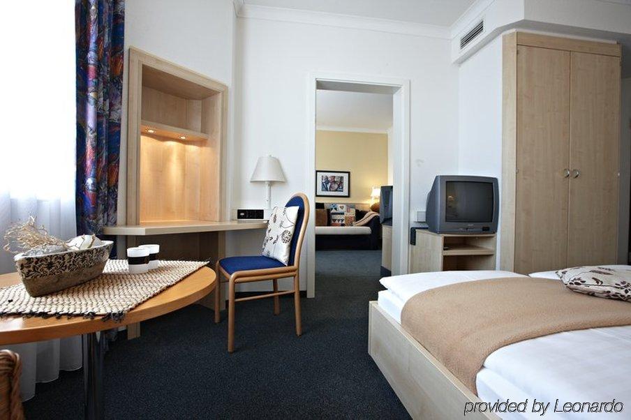 Intercityhotel Rostock Room photo