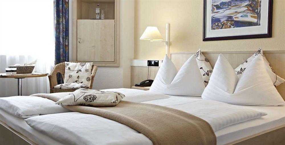 Intercityhotel Rostock Room photo